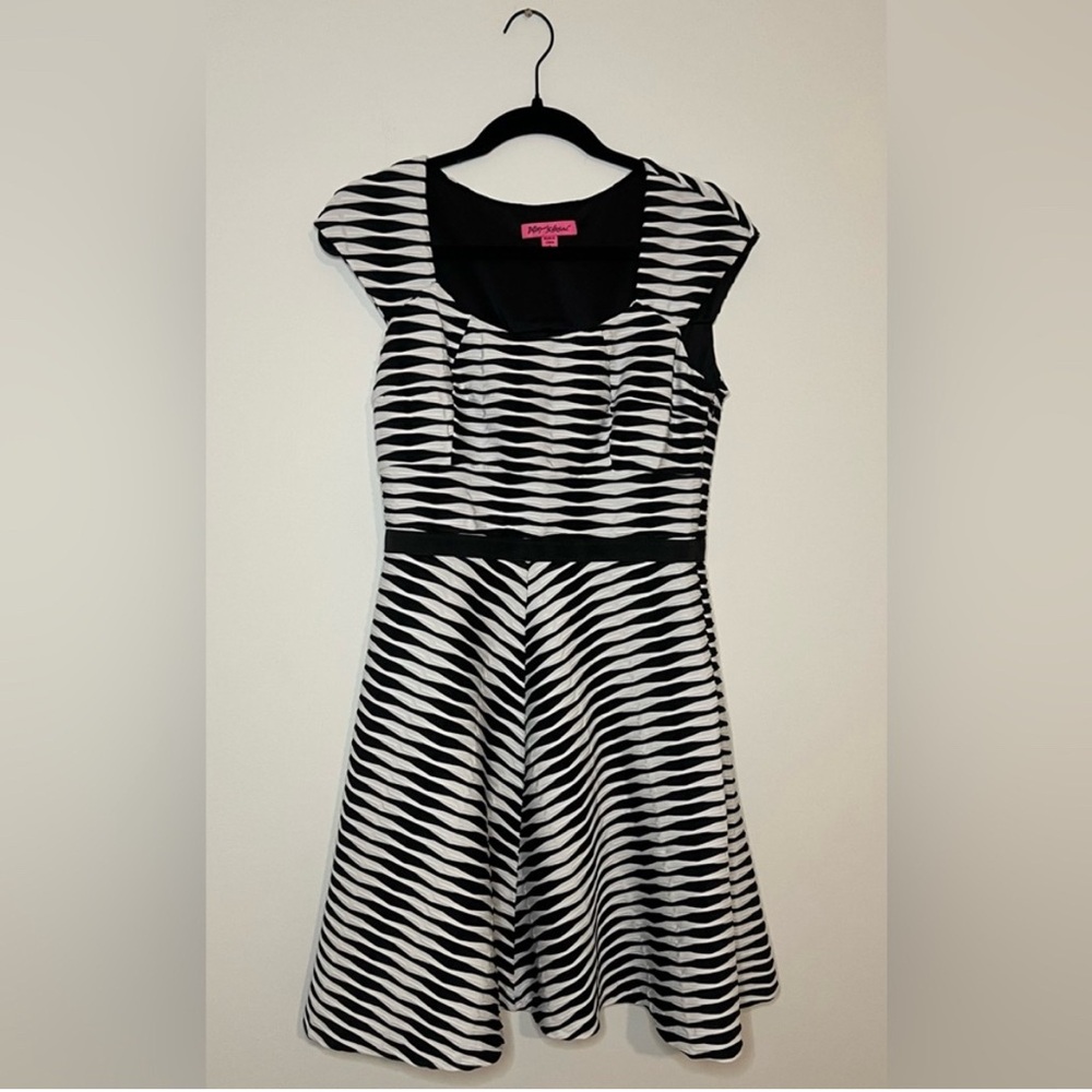 Betsey Johnson - Black and White Fit and Flare Dress - Size 8